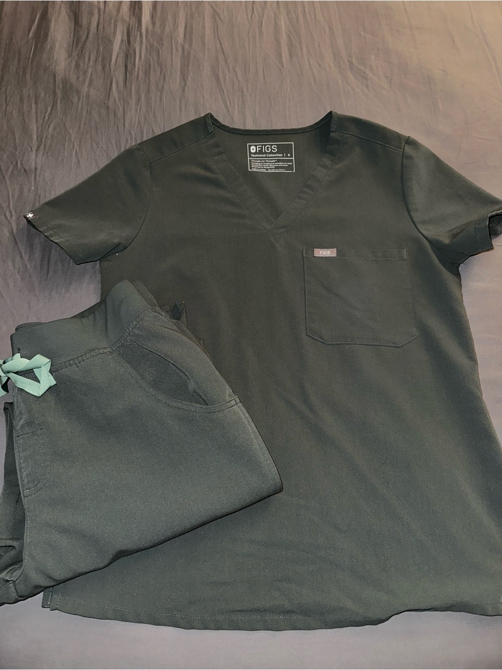 Figs Scrubs - Picture 5 of 6